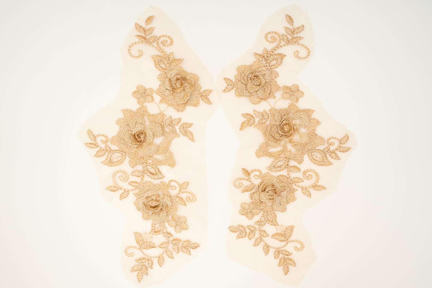 Noa 3D Floral Lace Emboridery Applique CM27x13 Desert Sand Pair