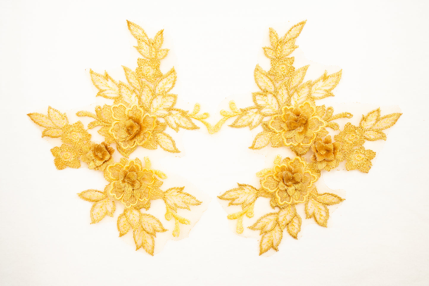 Mia 3D Floral Lace Emboridery Applique CM19x14 Gold Pair