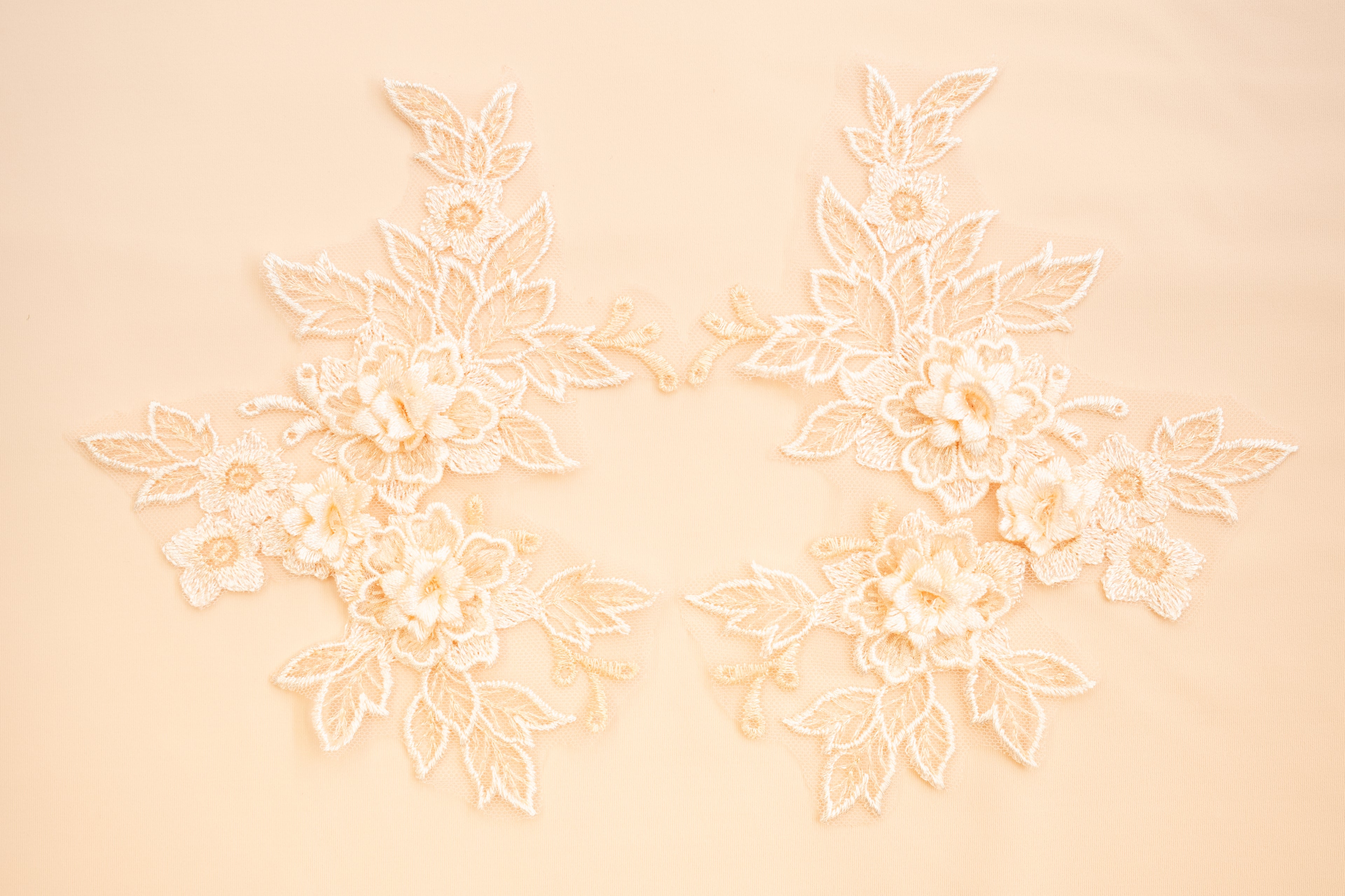 Mia 3D Floral Lace Embroidery Applique CM19x14 Light Peach Pair