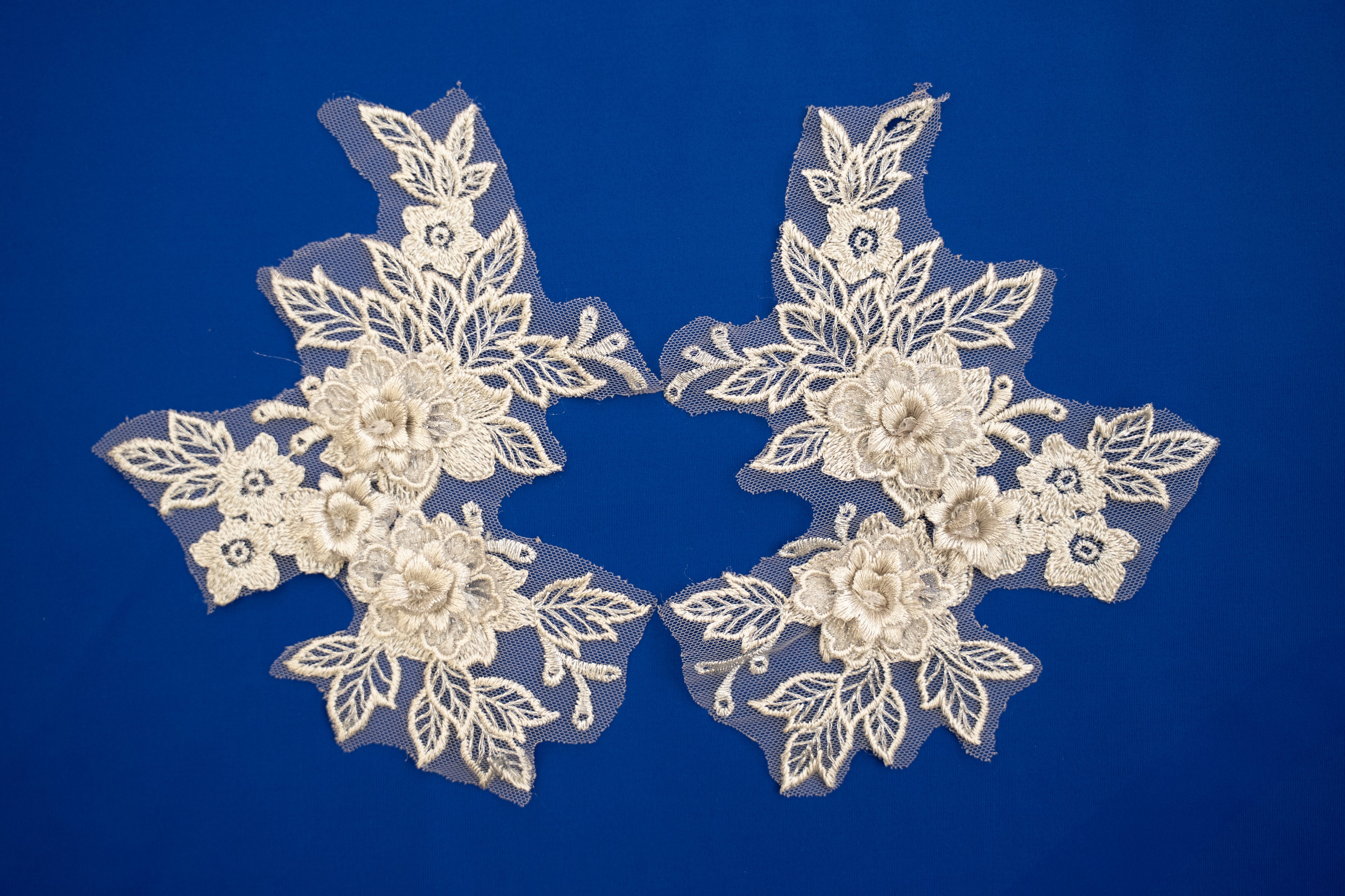 Mia 3D Floral Lace Embroidery Applique CM19x14 Silver Pair