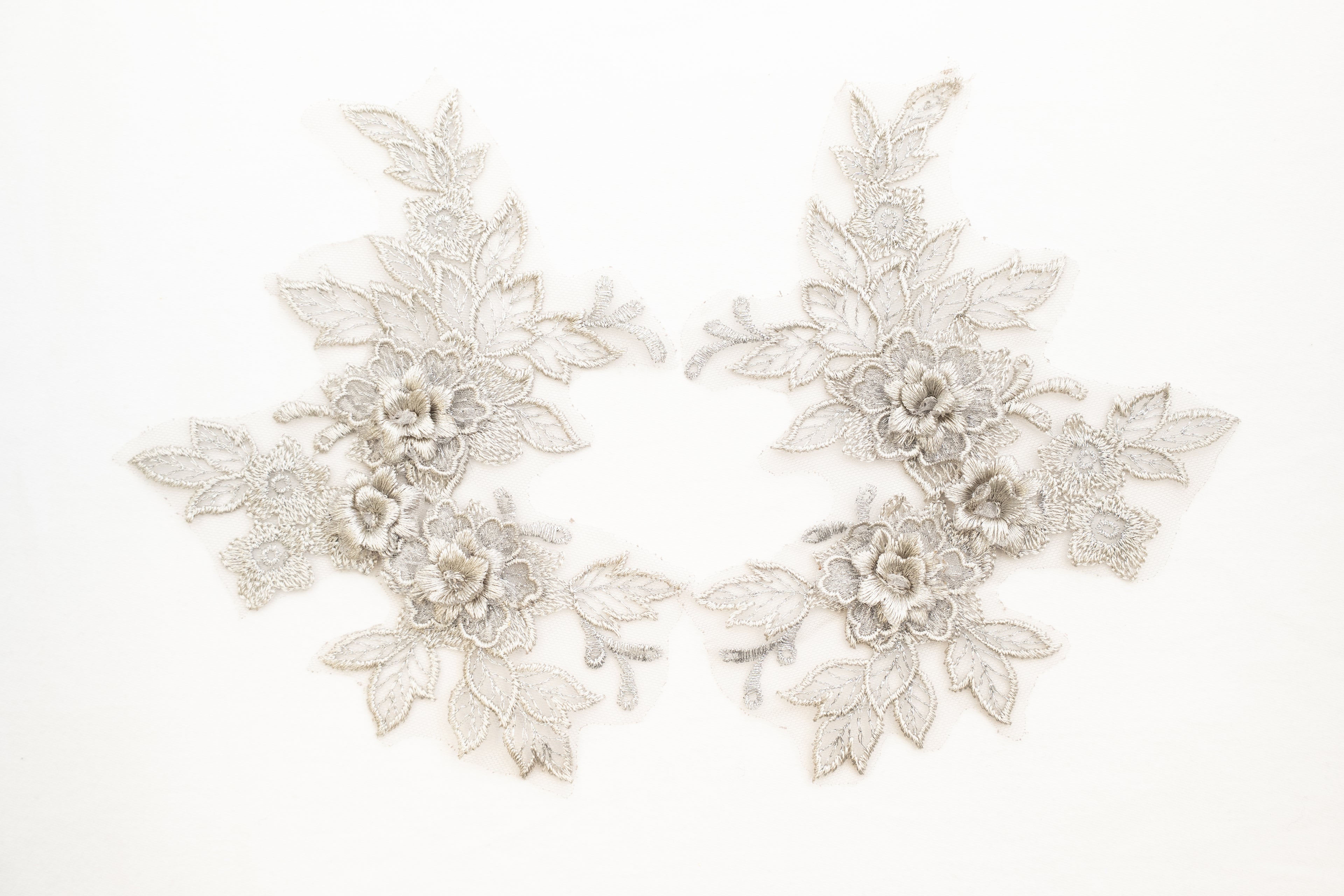 Mia 3D Floral Lace Embroidery Applique CM19x14 Silver Pair