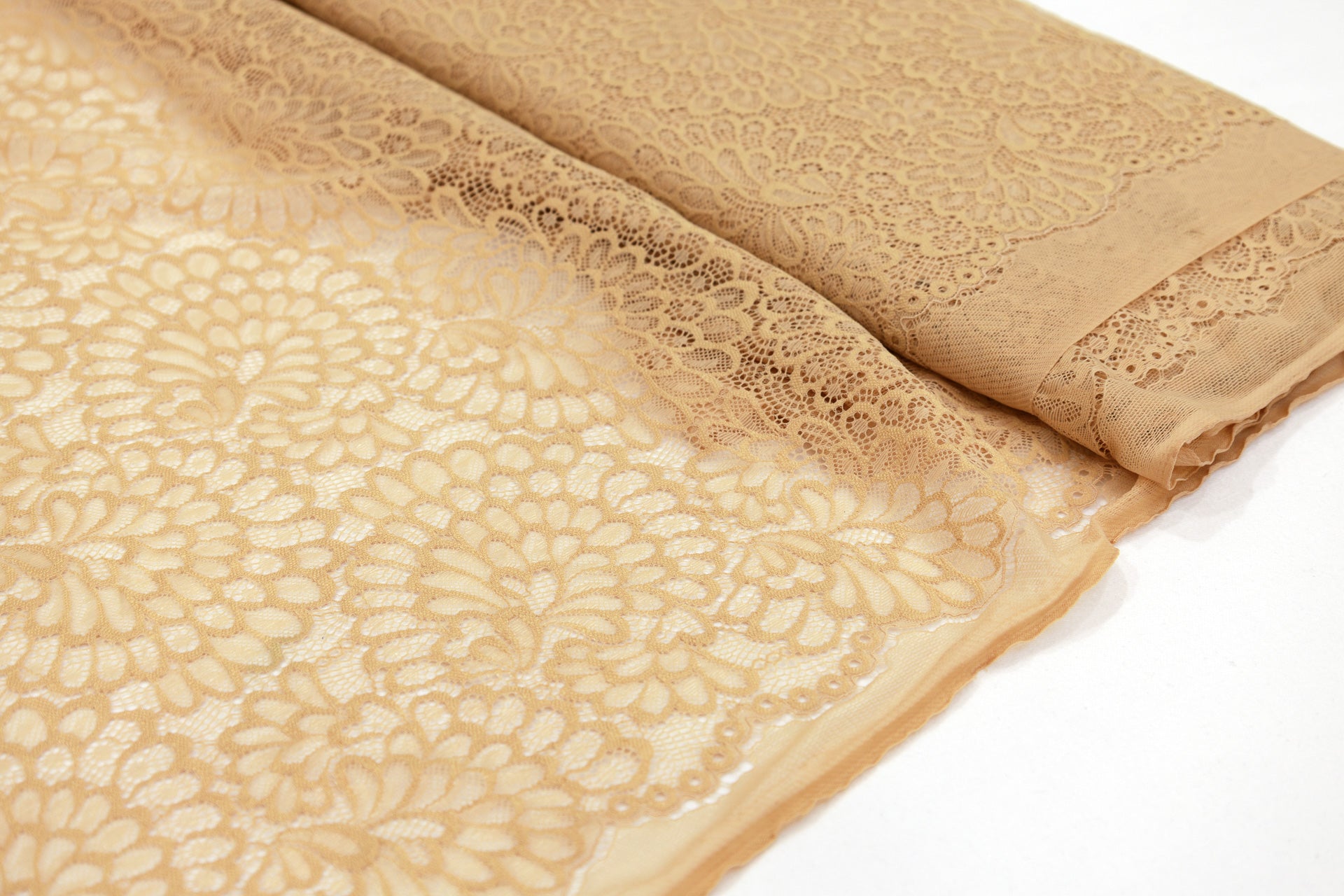 Stretch Lace Plume Nude $/foot